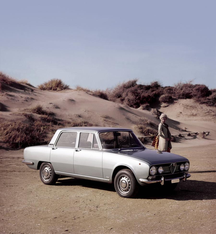  Alfa Romeo 1750 Berlina (105) 1969 года  (фото 4 из 7)